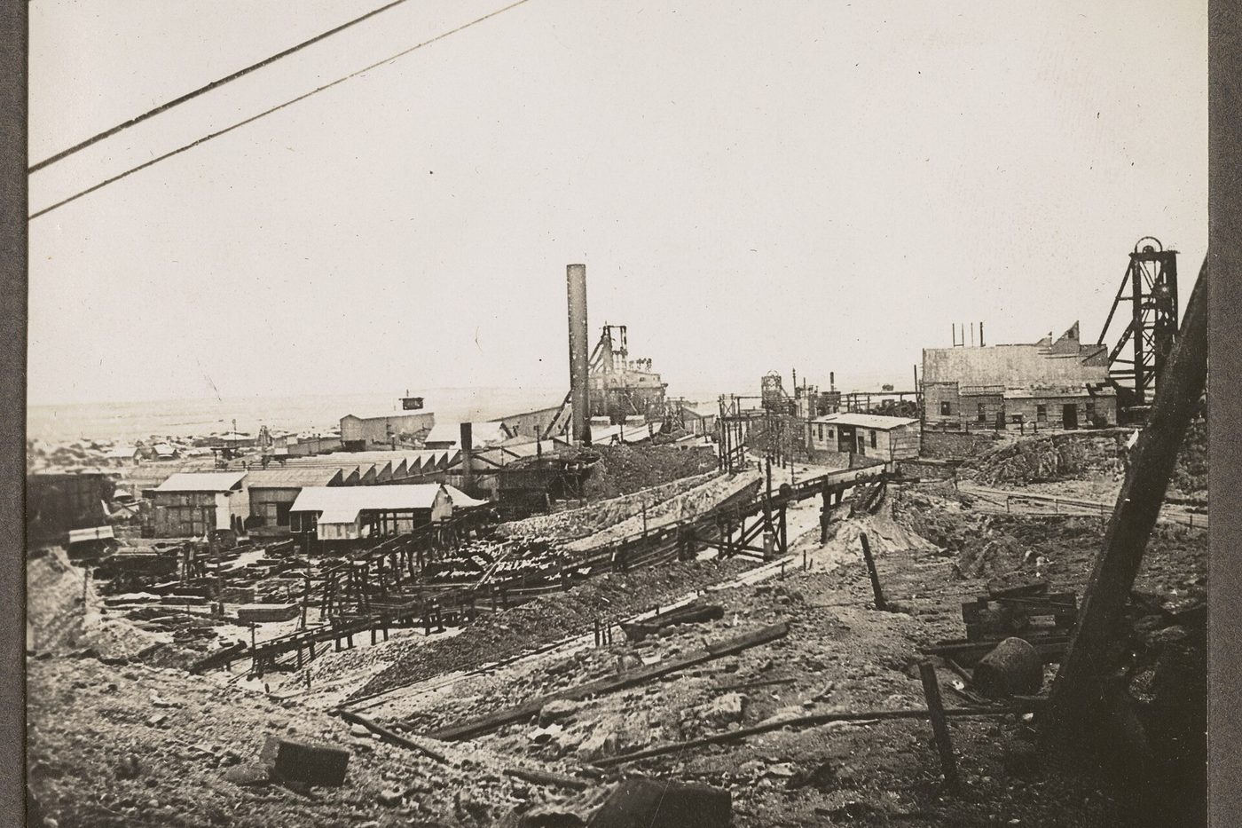 The Broken Hill South Mine in 1911, showing headframes, boiler house and ore trucks